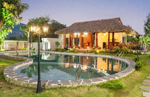 Hoa Vang Maison | Salt Electrolysis Pool 2BR 2BA kitchen Ba Na Hills