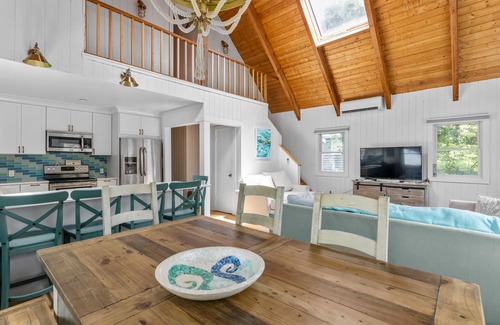 Ocean Beach Maison | Salt/Heated Pool Close to Beach Pet Friendly
