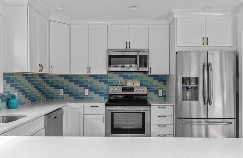 Ocean Beach Maison | Salt/Heated Pool Close to Beach Pet Friendly
