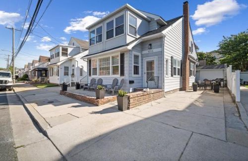 Margate City Maison | Salt Life Retreat Unit A-2BR/2BA, Heart of Margate