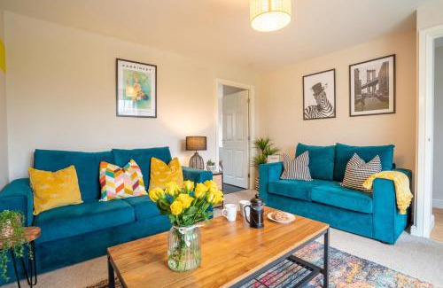 Ashby-de-la-Zouch Maison | Saltbox Stays - 3 Bed with off-street parking, fast Wifi, sleeps 7, Central location