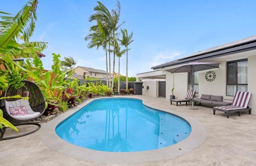 Runaway Bay Maison | Saltbreeze Boutique Guesthouse