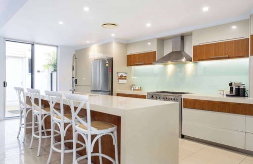Twin Waters Maison | Saltbreeze: Laidback Poolside Living by the Canal
