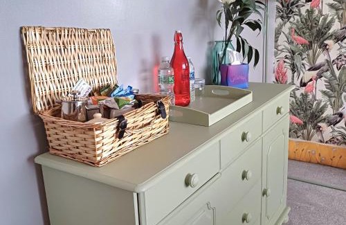 Wells-next-the-Sea Lit Et Petit-Déjeuner | Saltmarsh Rooms at Armeria in Wells next the Sea