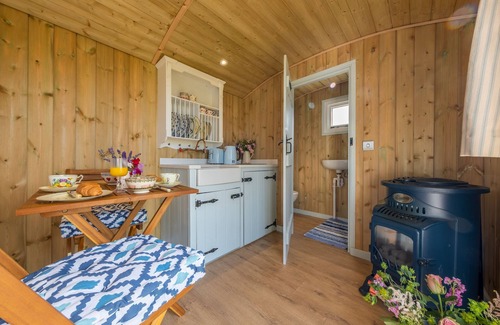 Wells-next-the-Sea Cabine | This bespoke hut is situated on the edge of the marsh with uninterrupted views out to the sea.