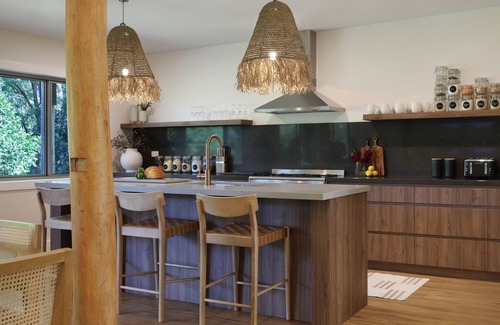 Barringella Cottage | Saltwater Creek - Wombat Hollow - Stay 3 Pay 2