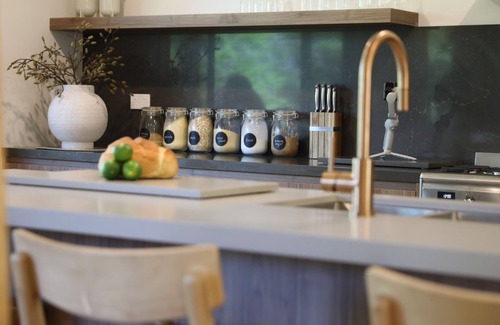 Barringella Cottage | Saltwater Creek - Wombat Hollow - Stay 3 Pay 2