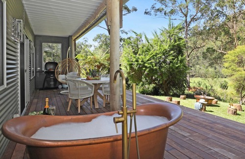 Barringella Cottage | Saltwater Creek - Wombat Hollow - Stay 3 Pay 2