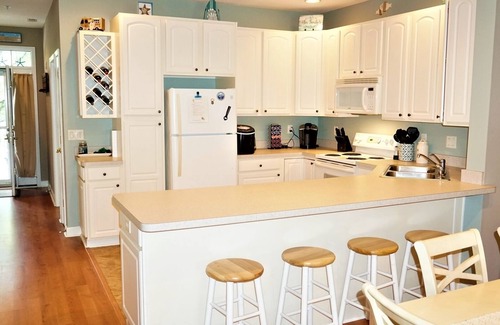 Lewes Copropriété | SALTWATER HARMONY – 3BR, 2BA – Sleeps 7 – Community Pool