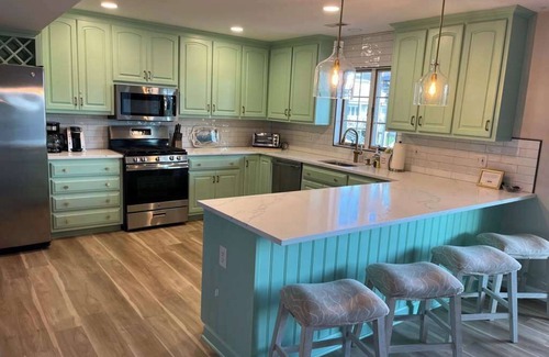 Cape May Court House Maison | Saltwater Manor: Bay Front Home with Private Dock