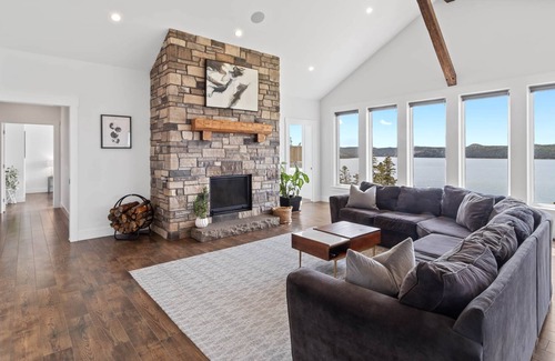 Holyrood Maison | Saltwater Manor Oceanview Villa Holyrood