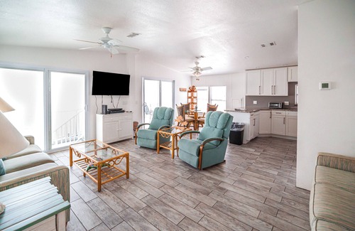 Cutthroat Harbor Estates Maison | Salty Breeze #161 - Canal Front Venture Out Home on Cudjoe Key