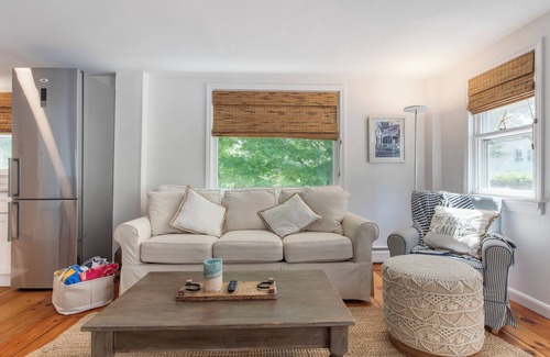 Centerville Maison | Seaside Serenity: Charming Village Hideaway