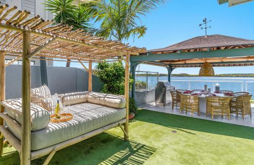 Yamba Maison | Salty Dayz - Designer Waterfront
