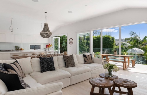 Newport Maison | SALTY DAZE by Palm Beach Holiday Rentals