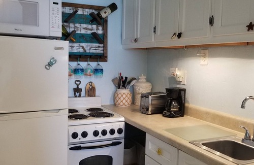 Bostwick Park Copropriété | Salty Kisses OCEANFRONT Daytona Beach studio condo