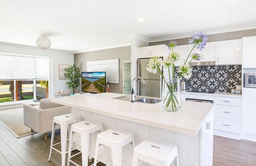 Vincentia Maison | Salty Mermaid by Experience Jervis Bay