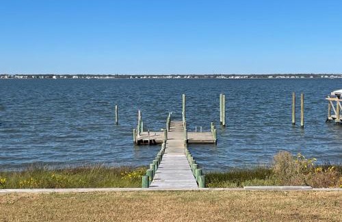 Emerald Isle Maison | Salty Paws