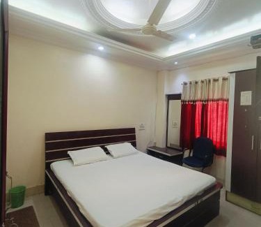 Raebareli Hôtel | Saluja Palace