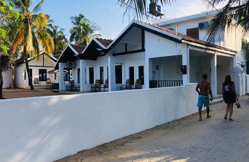Pottuvil Division 2 Maison | Sam's Hut Arugambay