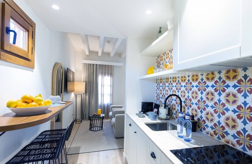 Cort Appartement | Samaritana Suites