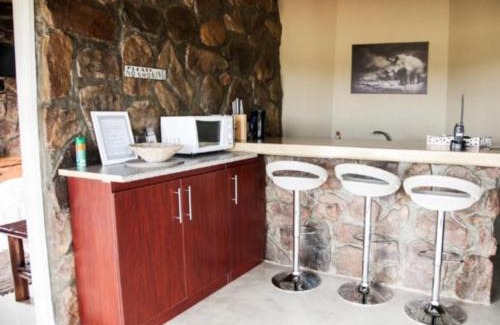 Mookgopong Cabine | Sambane Game Lodge