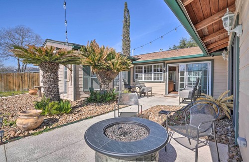 West San Antonio Maison | San Antonio Home w/ Pool, Near Lackland AFB!