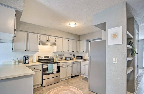 Medical Center District Maison | San Antonio Townhome 5 min from UT Med Center