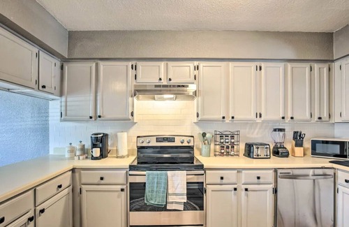 Medical Center District Maison | San Antonio Townhome 5 min from UT Med Center