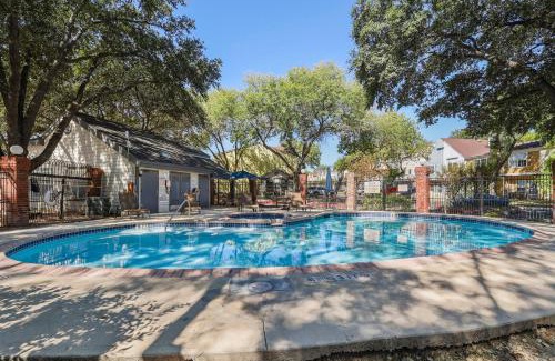 Blossoms Park Maison | San Antonio Townhome Community Pool and Hot Tub!