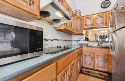 Blossoms Park Maison | San Antonio Townhome Community Pool and Hot Tub!