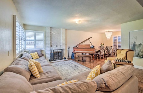 Lincoln Acres Maison | San Diego Home with Private Backyard and Patio!
