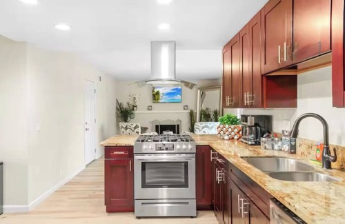 La Presa Maison | San Diego Lakeview Paradise: Heated Pool & Spa!