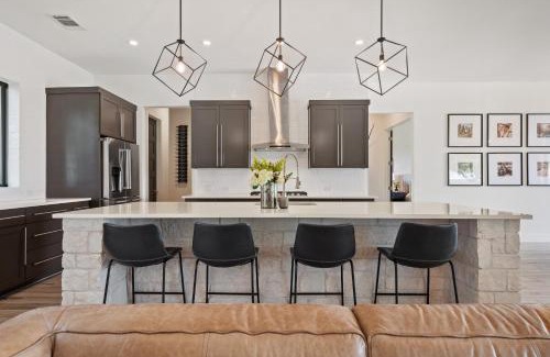 Liberty Hill Maison | San Gabriel Sangria Views Pool River on 2 Acres