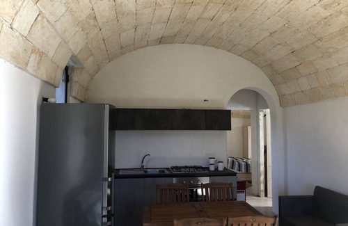 Patu Villa | SAN GREGORIO VILLA AVEC OLIVE SECULAIRE, JARDIN ET PORCHE