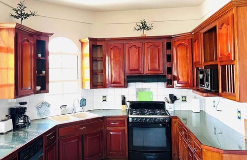San Ignacio Maison | Shifa 360 3 level 4BR home w/ Rooftop in San Ignacio, Belize