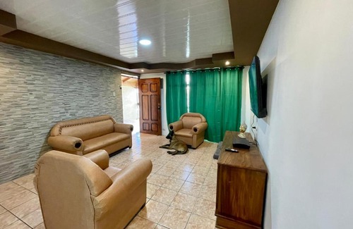 Anselmo Llorente Maison | San José, Tibás, Casa Misty