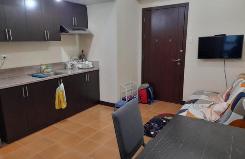 San Lorenzo Appartement | San Lorenzo Place Modern & Relaxing Condo w/ Pool & Gym in Makati