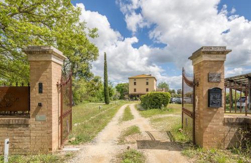 Castelnuovo di Val di Cecina Maison | San Paolo Farm, Wifi, Pool, Val Di Cecina