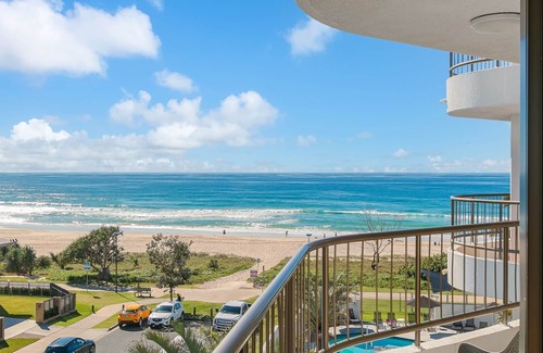 Tugun Appartement | San Simeon 33 - Absolute Beachfront Tugun - Min. 3 Night Stays