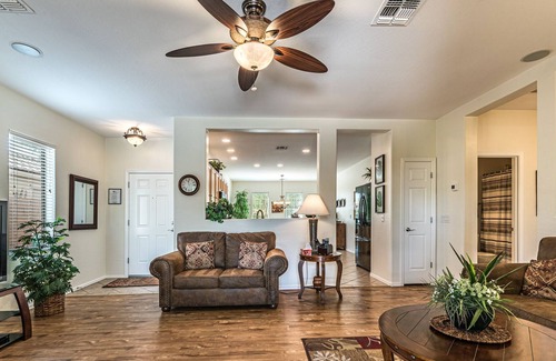 Pecan Creek Maison | San Tan Valley Backyard Paradise avec piscine chauffée, Putting Green et Fire Pit