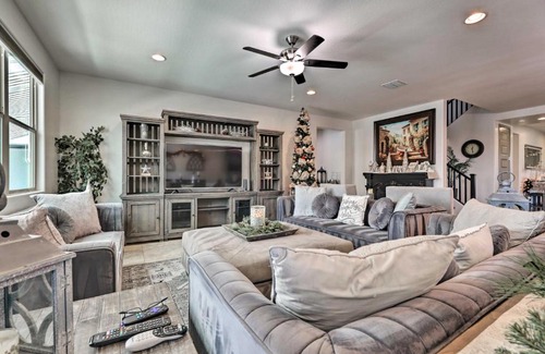 San Tan Valley Maison | San Tan Valley Gem with Private Pool and Hot Tub!