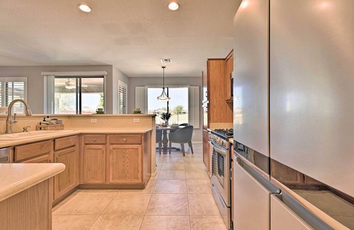 San Tan Valley Maison | San Tan Valley Home w/ Pool Access & Golf View!