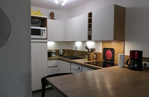 Sanary-sur-Mer Appartement | SANARY Centre, Beau T2 à 200m de la plage, garage, climatisation, internet fibre