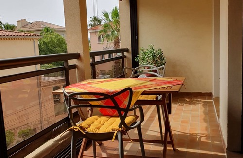 Sanary-sur-Mer Appartement | SANARY Centre, Beau T2 à 200m de la plage, garage, climatisation, internet fibre