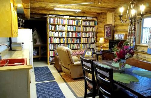 Alberton Maison | Sanctuary Farm Log Cabin Mountain Getaway, Alberton, MT