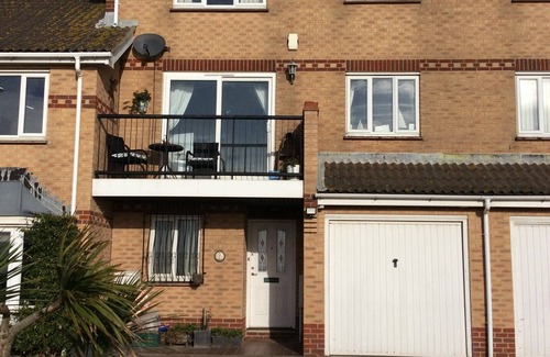 Clacton-on-Sea Maison | Sand Castles ~ Beachfront town house