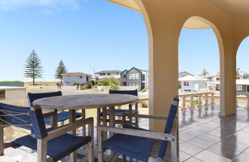 Mount Maunganui Maison | Sand Castles - Mount Maunganui Holiday Home