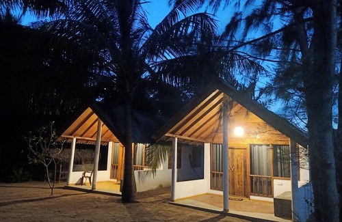 Pottuvil Division 2 Villa | SAND DUNE AC VILLA Super Nature, close to great hiking trails W/Full Kitchen