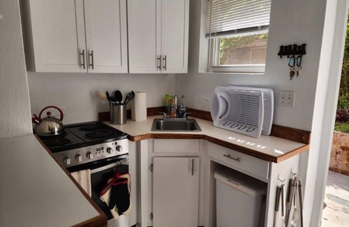 Warwick Appartement | Beach Front Studio Apt Centrally Located in Bermuda